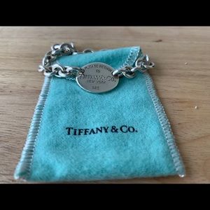 Tiffany & Co Return to Tiffany Oval charm bracelet